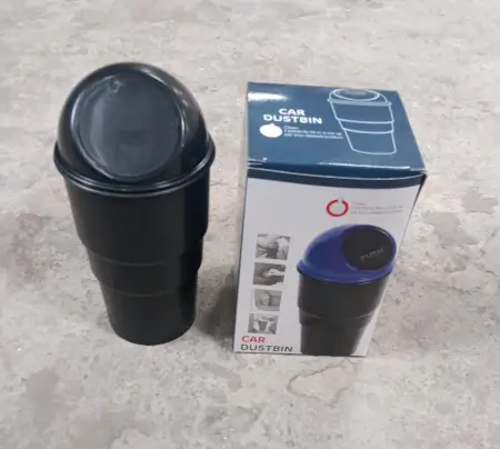 Car Dustbin / Mini Car Trash Bin / Car Ashtray ( default, Standard ).